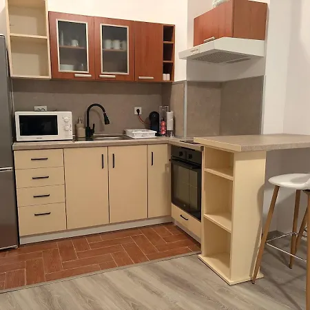 Privilege Apartment, Elenite 圣弗拉斯